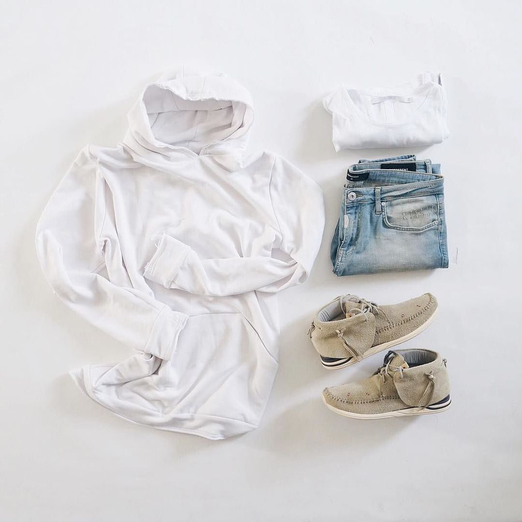StyleEngine's tweet photo. 🌬
#outfitgrid @outfitgrid
@dennistodisco
Hoodie: #Adyn
Tee: #Project_A
Denim: #RepresentClo
Sneakers: #Visvim via… https://t.co/zUtQ6FmBUl