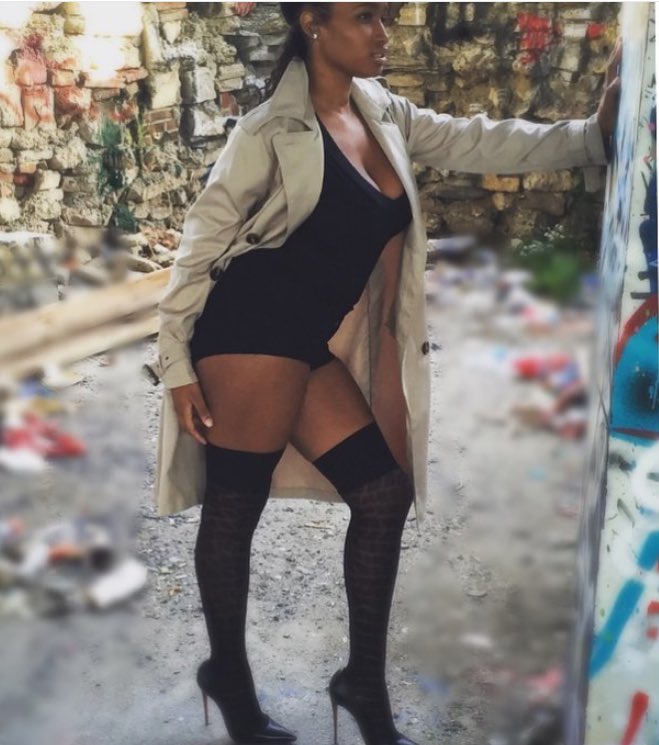 yadailynarcotic's tweet photo. I do believe it's still Wednesday😍
#SharWorld #WCW https://t.co/JTyhaUCckZ