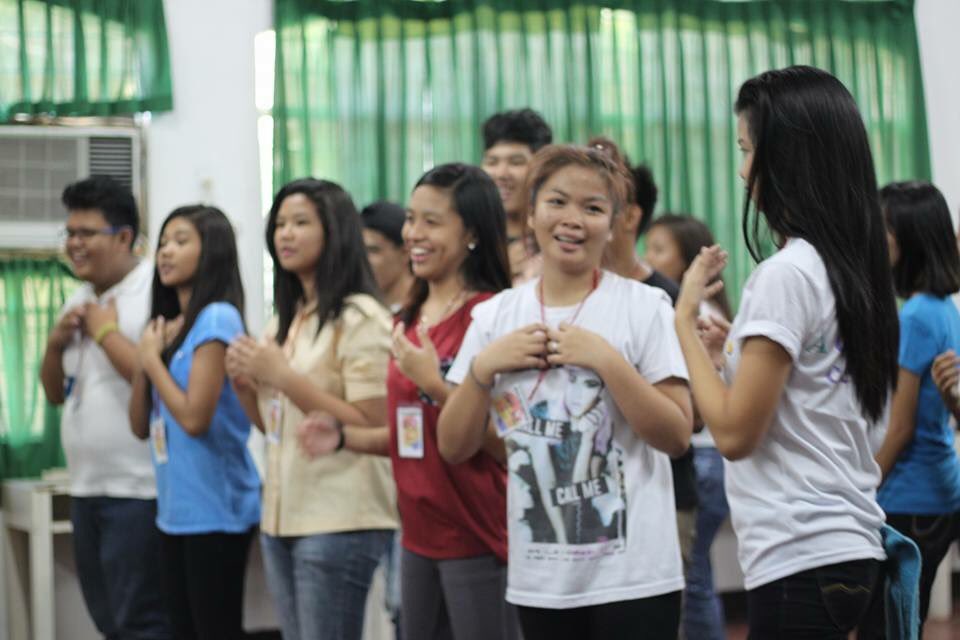 lxmyls's tweet photo. Yung ngiti ko dito match na match sa joyful songs eh 😂😂 #YE3 💓☝️☝ https://t.co/59amRrWwwW