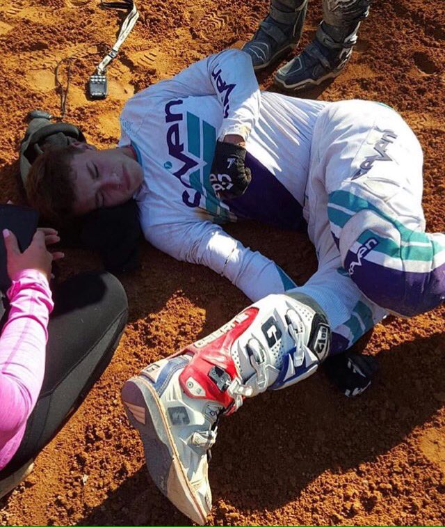 _ProMX_'s tweet image. Ouch 😁😁😳