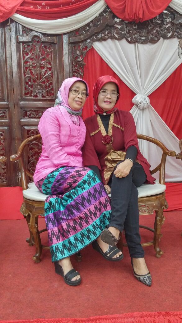 tuning641303's tweet photo. Kartini Day Japati #KipasBudayaCUTE #sup#telkomjabar https://t.co/l282BGHLdd