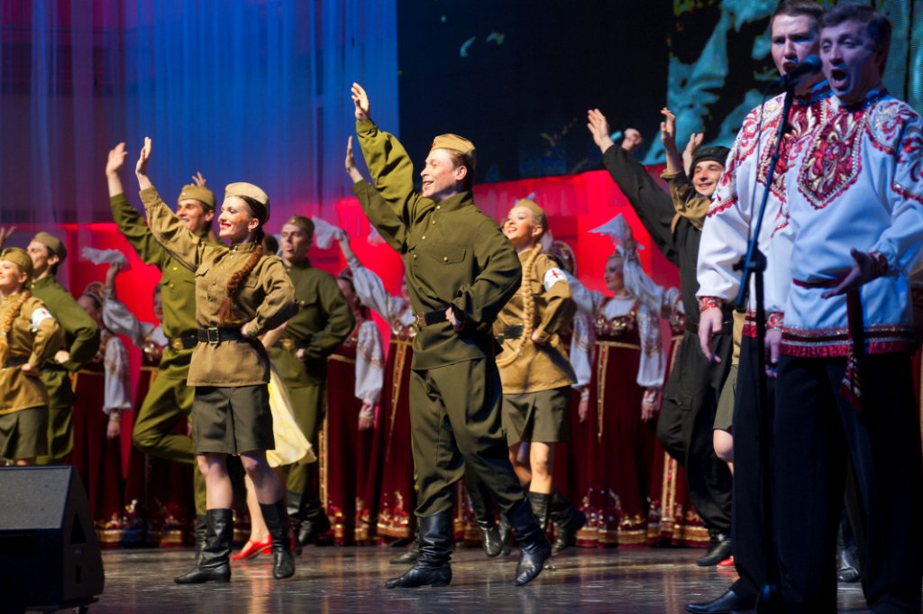 коллективы выступающие на 9 мая. хор турецкого концерт на площади песни победы. песни победы хор. голоса победы череповец.