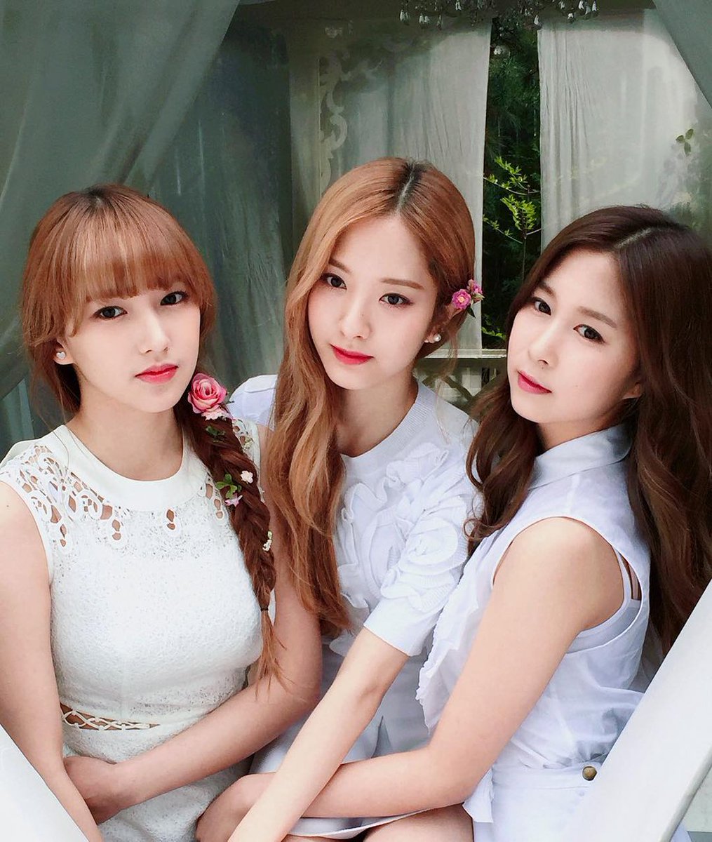 ChengXiao_WJSN_'s tweet photo. ☘ #WJSN #WhiteSpring #Wonderunit #성소 #보나 #다영 #우주소녀 

@svtn_The8_ @Svtn_DK17 @HVNaraBaby13 @JHoseok__BTS https://t.co/lGxAHXQwit