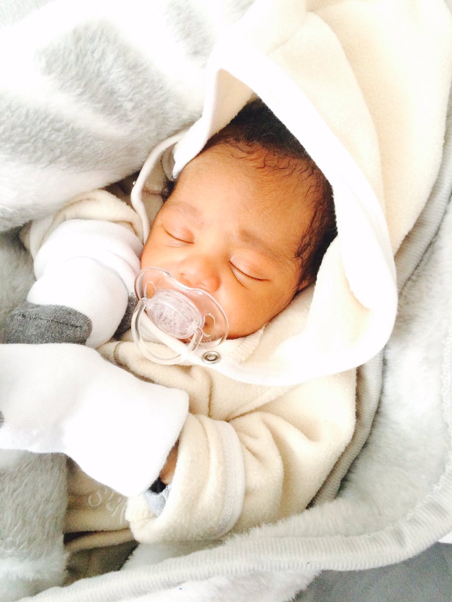 Martinluthers's tweet photo. Day 4 chilling with this awesome newborn dude (Malachi)..#dummytime #sleepingmode #sothankful I love you son. https://t.co/NVyY7c2hCO