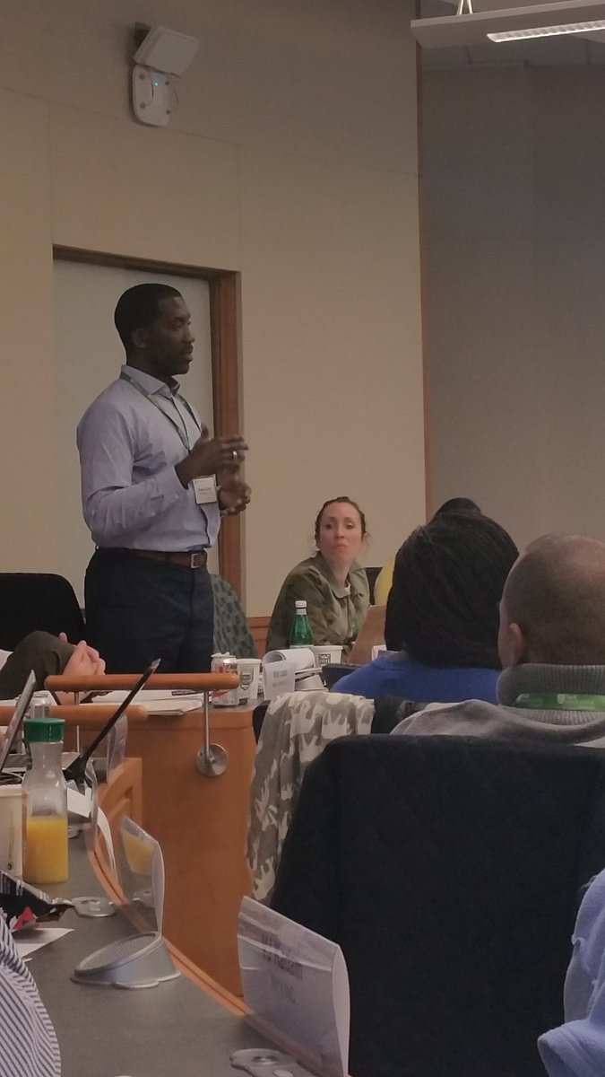 TheJM_Life's tweet photo. #TodayAtTuck @TuckExecEd #BHPMB Former NBA Sr. Exec.and President &amp;Co #Pro2Ceo @KevinCarrCEO shares words of wisdom https://t.co/vdpr6VJfc9