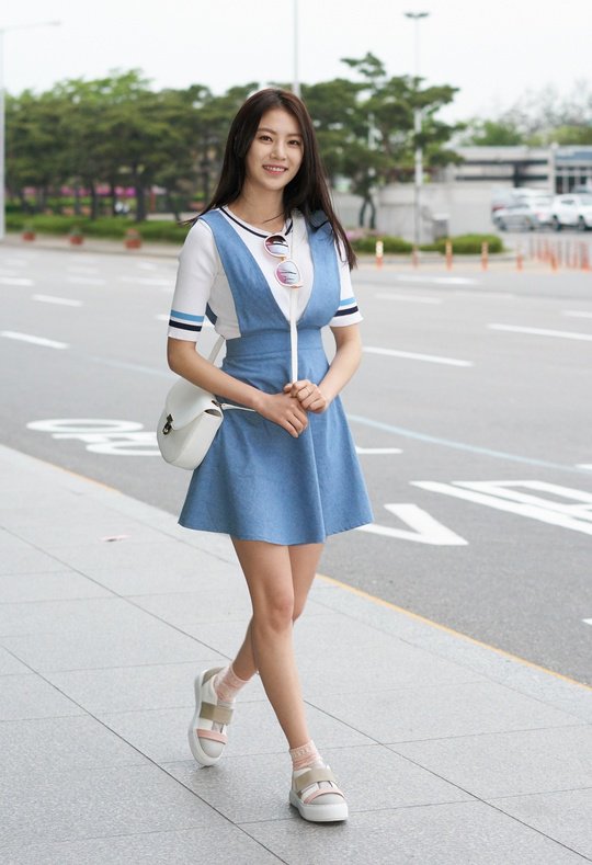 오늘자 공승연 상큼한 공항패션 | 인스티즈