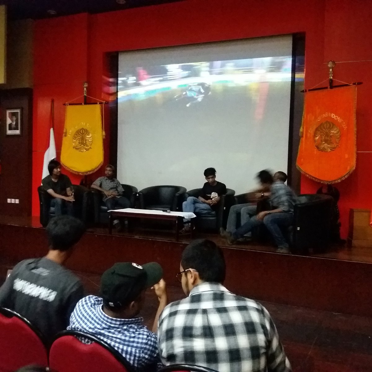 galeriantara's tweet photo. @GArkamaya Maen ke Kampus UI https://t.co/PPnyrzg7V1