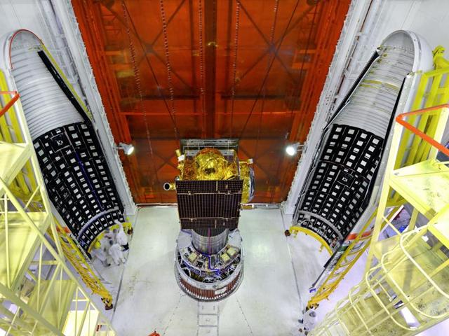 CodingDunia's tweet image. In pics: Inside #India’s 7th #navigation #satellite. See buff.ly/1qX4pW0 IRNSS-1G #IRNSS-1G #ISRO #satellite
