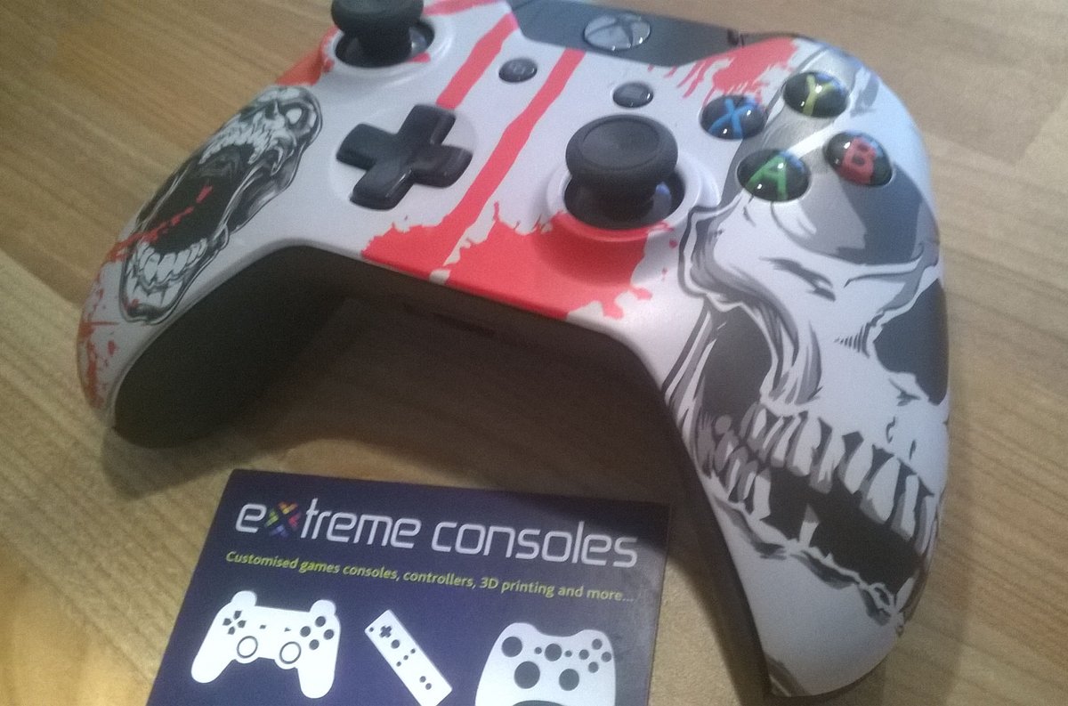 extremeconsoles's tweet photo. A scarily good controller, dripping blood and skulls !

#skulls #blood #zombies #xboxone #customcontroller #gamers https://t.co/G3yUdDeg8X