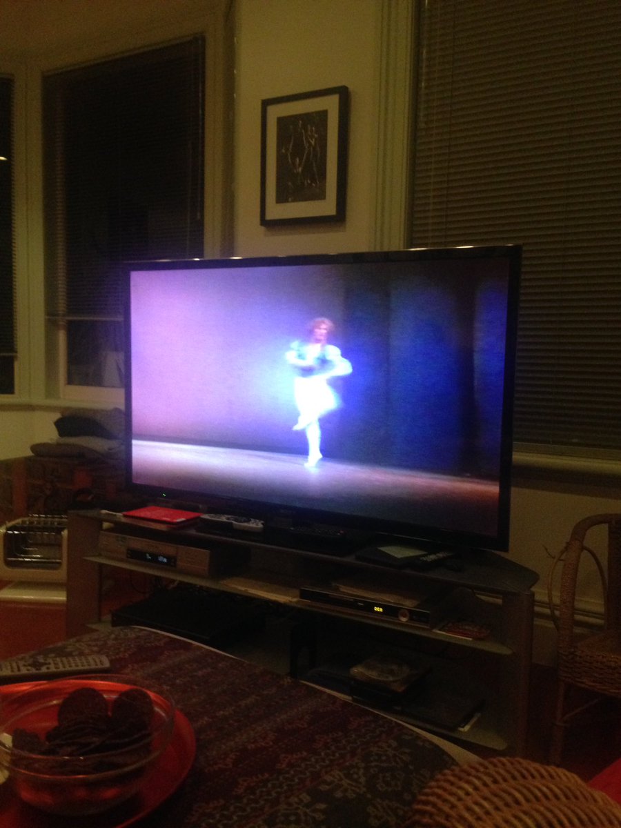 inflagrante5's tweet photo. Celebrating #nzdanceweek2016 watching the stunning Mikhail Baryshnikov in the 1977 film 'The Turning Point' 💜❤️ https://t.co/9BJWjSFpI8