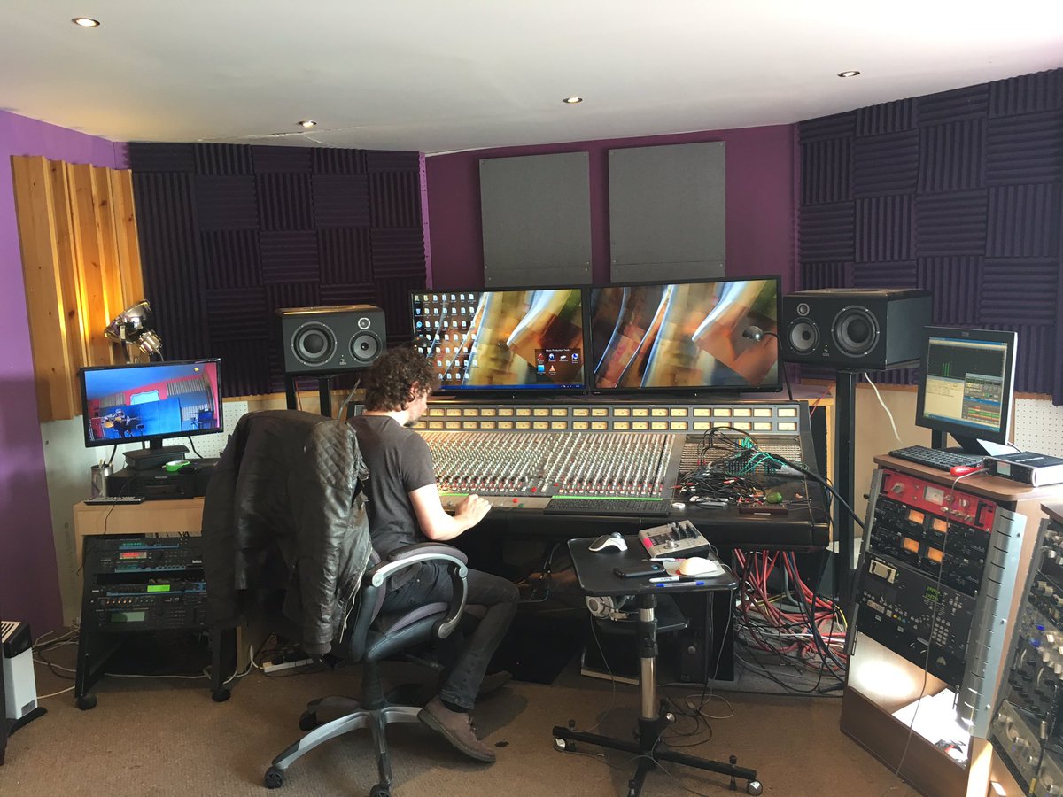 platformseshUK's tweet photo. #platformsessionsuk first #filming day with #rossalexander #mattedwards and #mickymoody and #alimaas #music https://t.co/MP3BpJPUXP