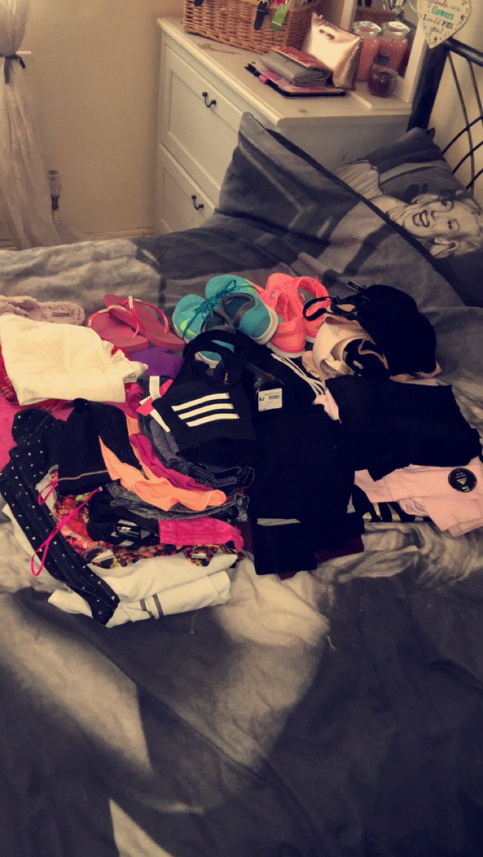 ImogenWeekender's tweet photo. Bootcamp prep for @Team_Bootcamp this weekend! I hope your ready @KathyJay89 #HardCore 😁😅
#TeamBootcamp 💪🏼💪🏼💪🏼 https://t.co/RR3aZJv2Zx