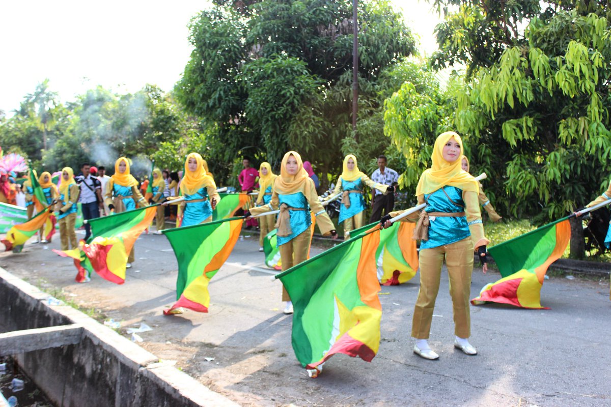 MARCHING_SIAK's tweet photo. MB.SIAK 2016 || Street Parade STQ Kec. Siak 2016 #MbSiak https://t.co/RZ6uY1yvOU