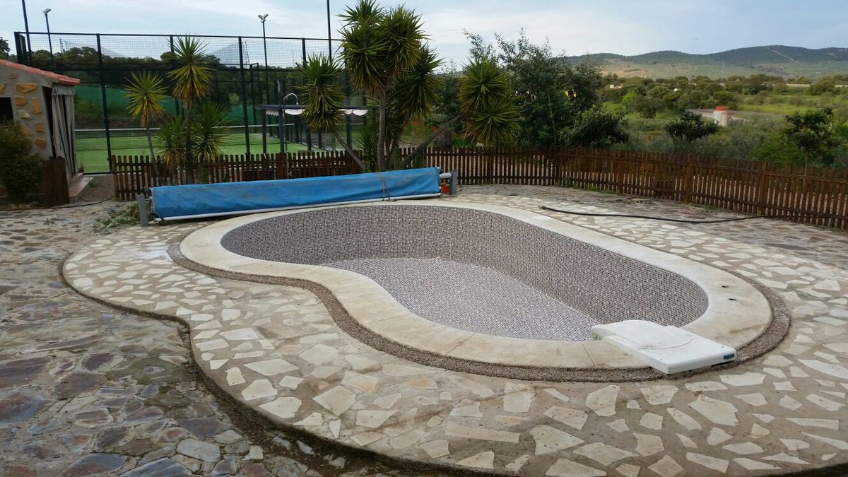 GeneralPiscinas's tweet photo. Rehabilitación terminada !! Empezamos con la siguiente https://t.co/SjdAT3HZfx