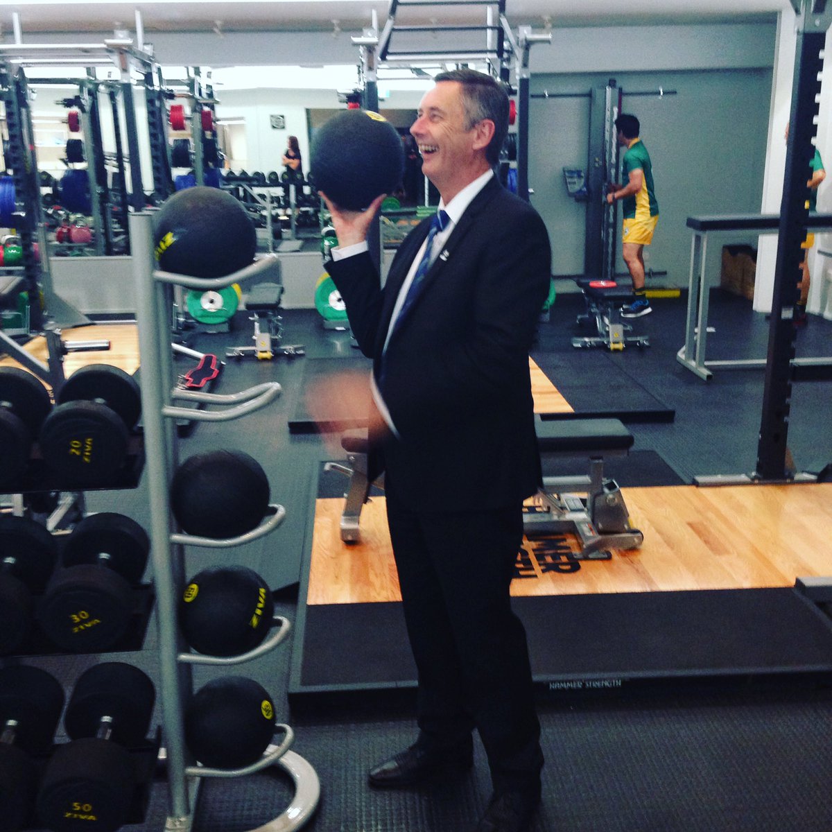 Stuart Crosby showing us how it's done #adamshpcopening #tauranga