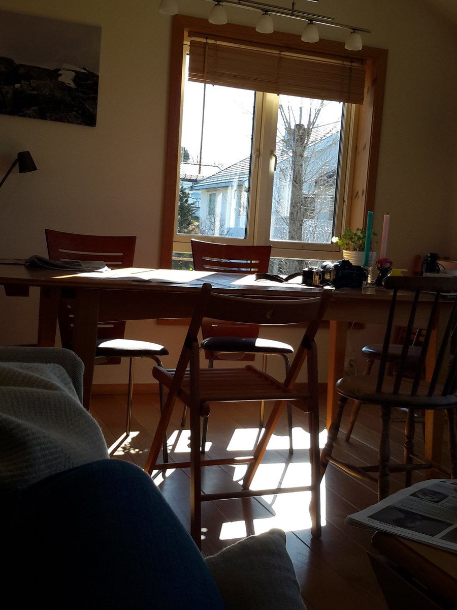 KirstiSb's tweet image. Ligger på lading #nyoperert #rekonvalesens #sol_ute