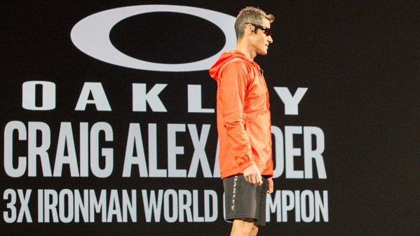 dham_tkj's tweet photo. Kacamata Radar Pace dari @Oakley &amp; #Intel akan menyemangati mu. #CES2016 https://t.co/jjLNxoiJZL #intelandme #Sp https://t.co/DTHJwG0dcU