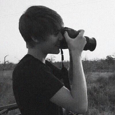 imbieberful's tweet photo. imagine you two started out as lowkey best friends to finally being together and he loves taking pictures of you https://t.co/7zGoBpFDqu