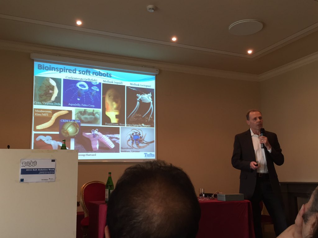 aymard_tw's tweet image. Inspiring talk by Barry Trimmer #softroboticsweek2016  @RoboSoft_CA @RoboticsEU
