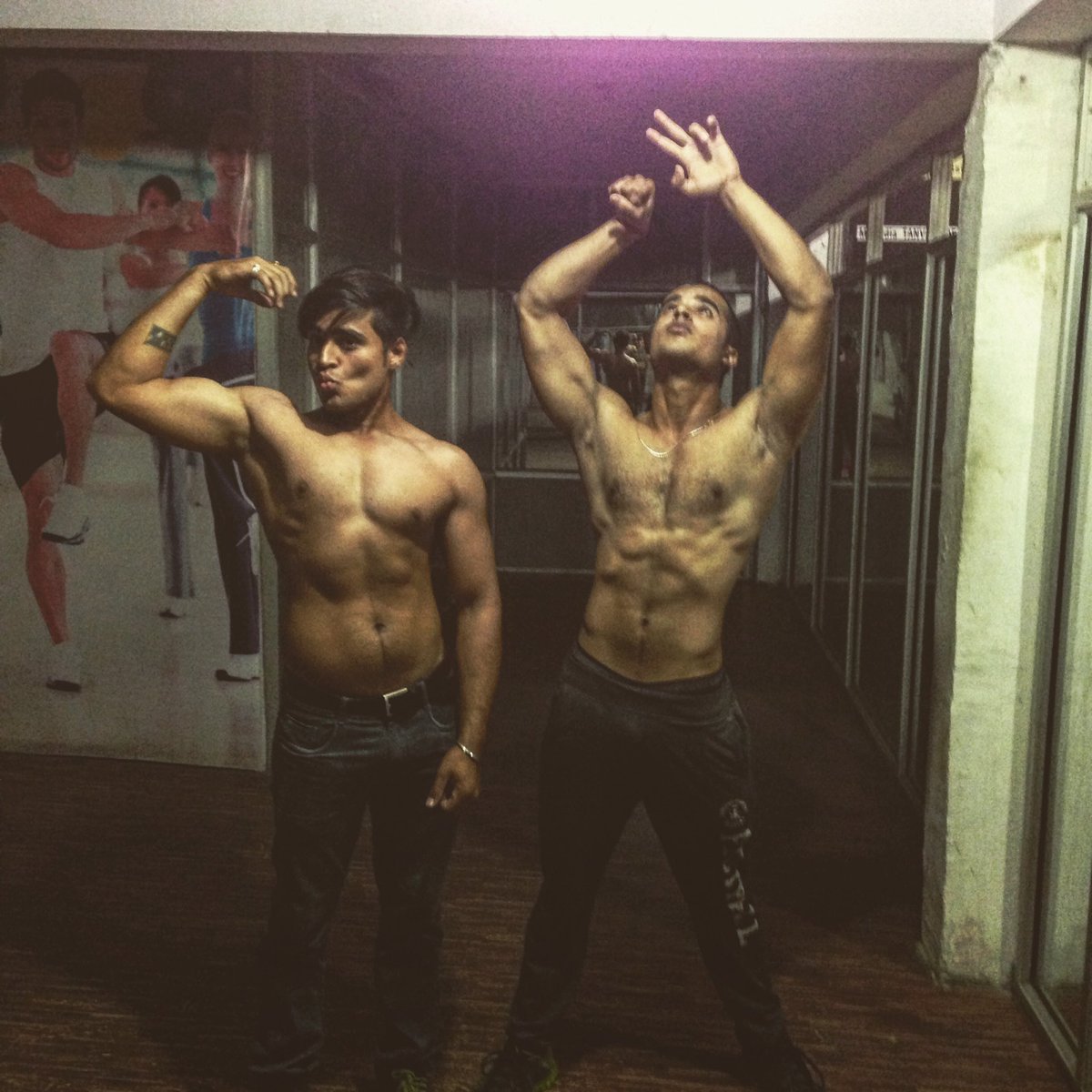 Deepanshufit's tweet photo. Last night was like 😂😂😂
#body #abs #aesthetics #bodybuilding #model #Indian #DMFIT #ironlove #motivation https://t.co/7hgKdoMVH4