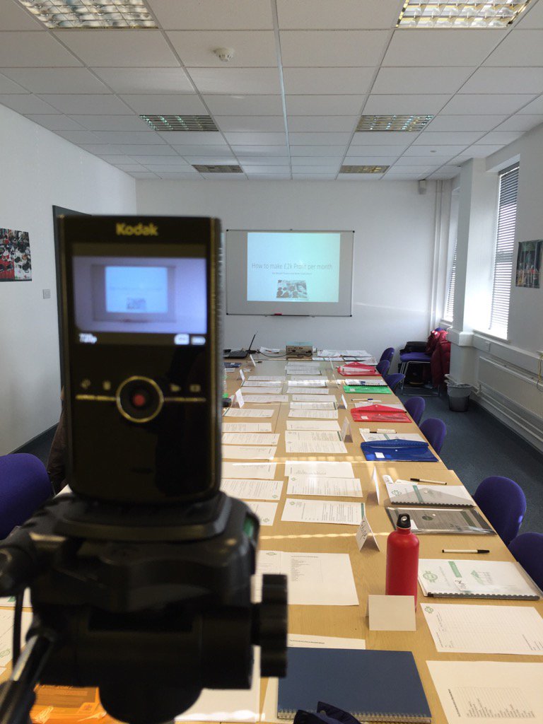 KeeleyFlint's tweet photo. Ready to go. Yayy π³ #StartUp #HowToStartAMarketStall #MarketTraders #LearnMoreToEarnMore https://t.co/DSY37uY8Uf