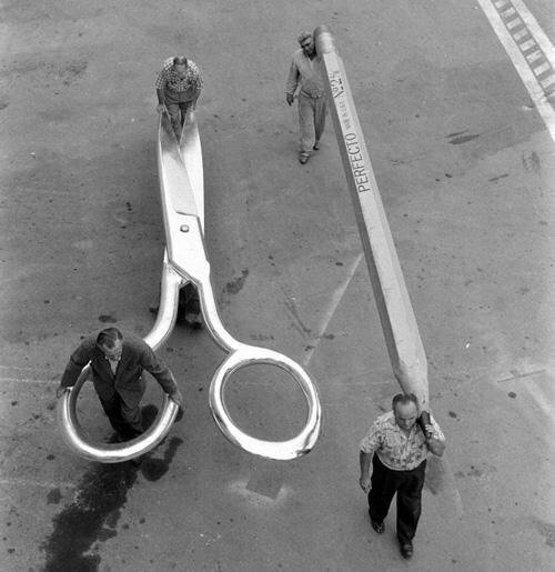 Street photography meets Hollywood on the set of The Incredible Shrinking Man, 1957. Movie is as bad as it sounds.
