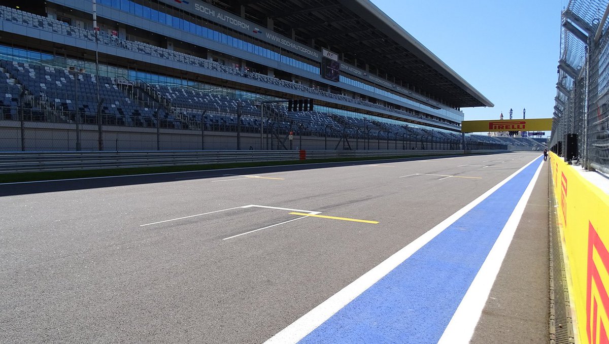 Sun's out, Bulls out as we kick #RussianGP preparations into gear in Sochi ☀️🇷🇺 #F1