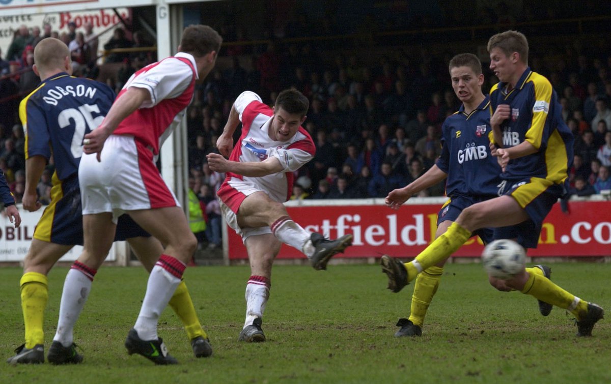 RotherhamUnited's tweet photo. It's 15 years to the day since Alan Lee's last minute winner against Brentford fired #rufc to promotion. #thatgoal https://t.co/OjvXIdChRt
