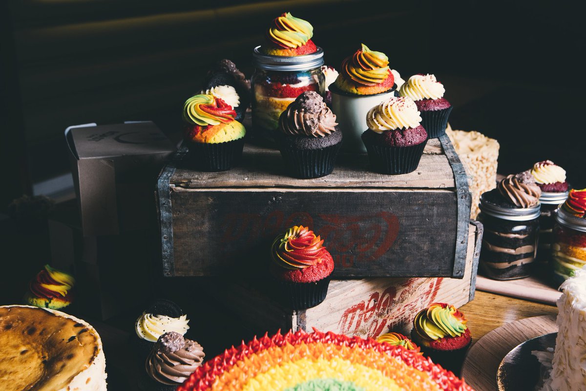 roast_cafe's tweet photo. We have a cupcake for every occasion. Even one for 'right now'. #ROASTFix https://t.co/Zp9OBMVGkm