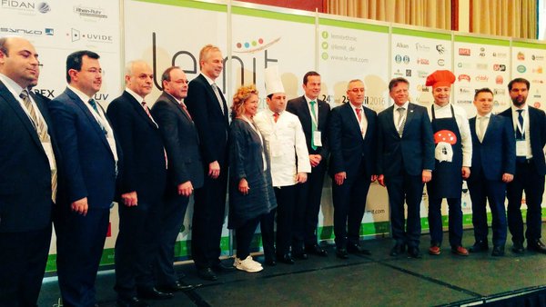 DTJ_Online's tweet photo. “Das ist meine Messe”: #LeMit gelingt im dritten Jahr der Durchbruch https://t.co/bHMpCyELgR https://t.co/YnmPYxKT38