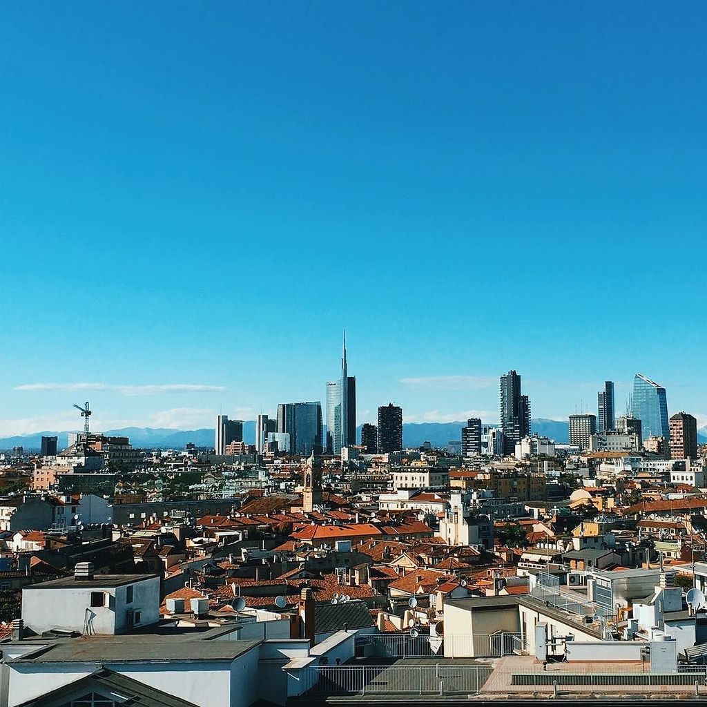 Milano #skyline 🏙
•
#exploreeverything #exploretocreate #mobilefolk #shxxx_hub #lifeandthy… ift.tt/26wwu7h