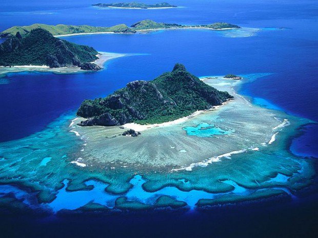 Mamanuca Islands, #Fiji. We got scuba divers around?! Book your travel now, click here! goo.gl/ZndFWD?ZTBOj