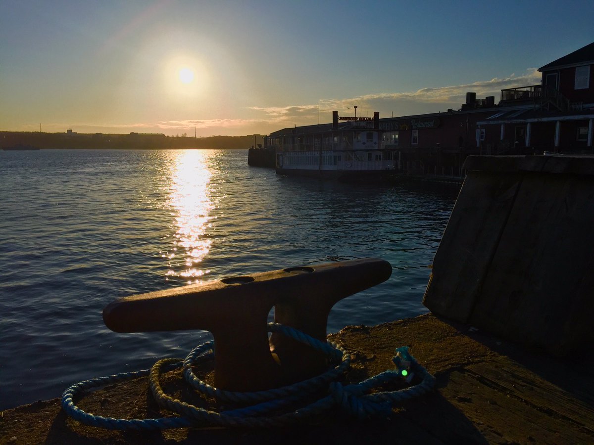 JSadiCBC's tweet image. Happy Friday-eve Halifax check out the live conditions cbc.ca/1.2550269