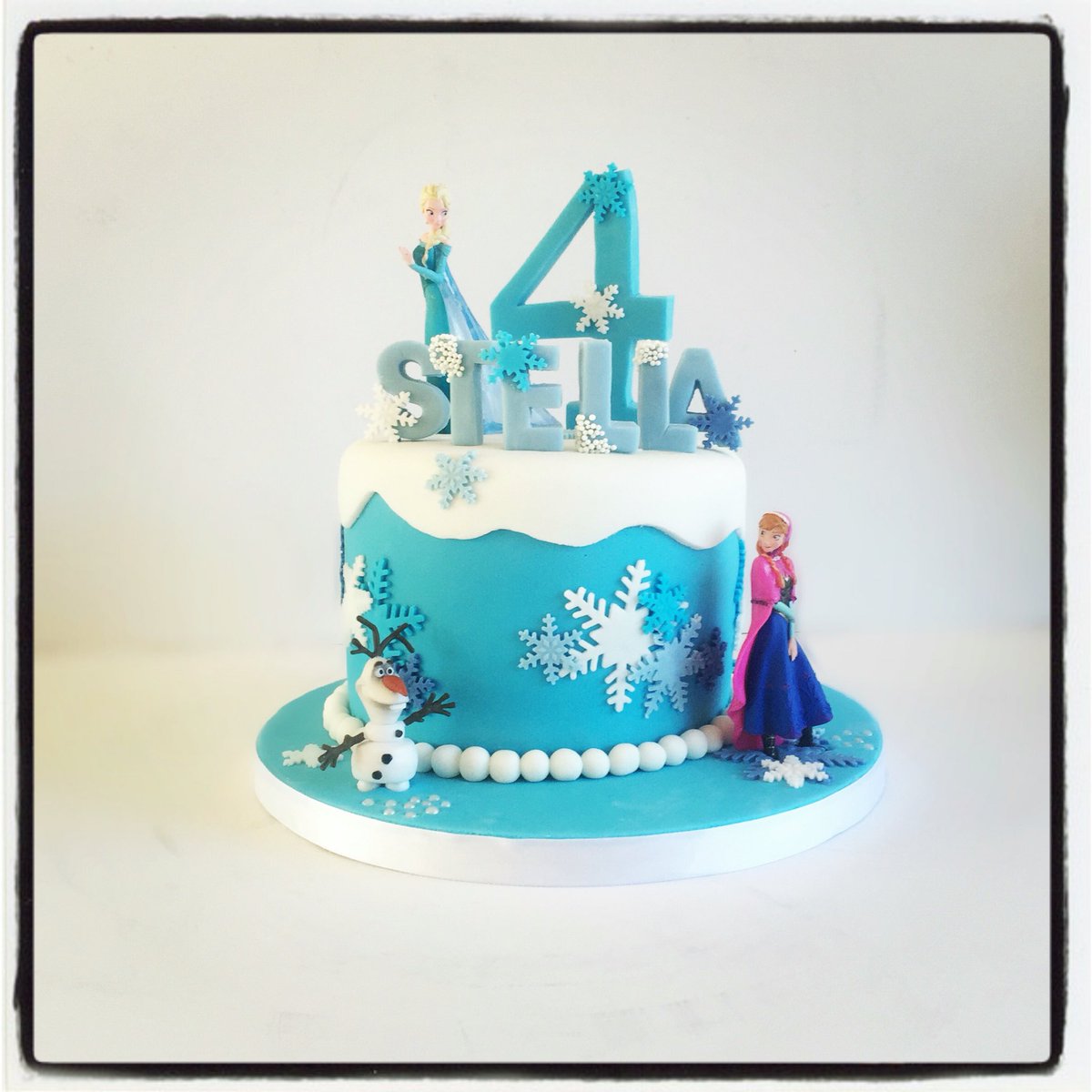 Rima Hassan On Twitter Frozen Fever Is Still Going Strong Cake Birthday Frozen Anna Elsa Olaf Snowflakes Yummybakes