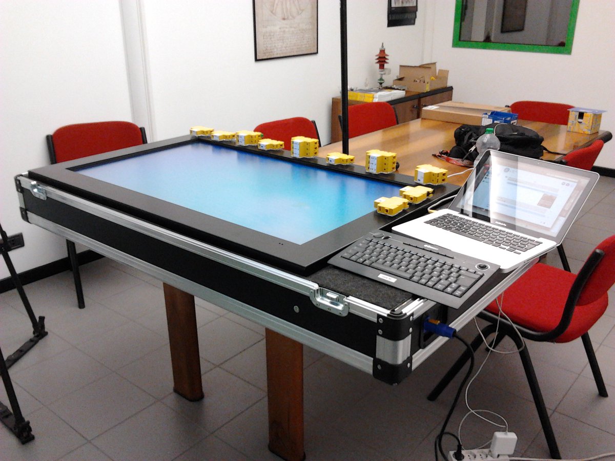 tangibledisplay's tweet image. On the road again ! Mobile Showcase solution   #Zotup  #Objectviz #thinkcollective  vimeo.com/126988290