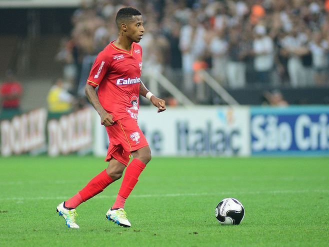 Palmeiras mira meia destaque do Paulistão