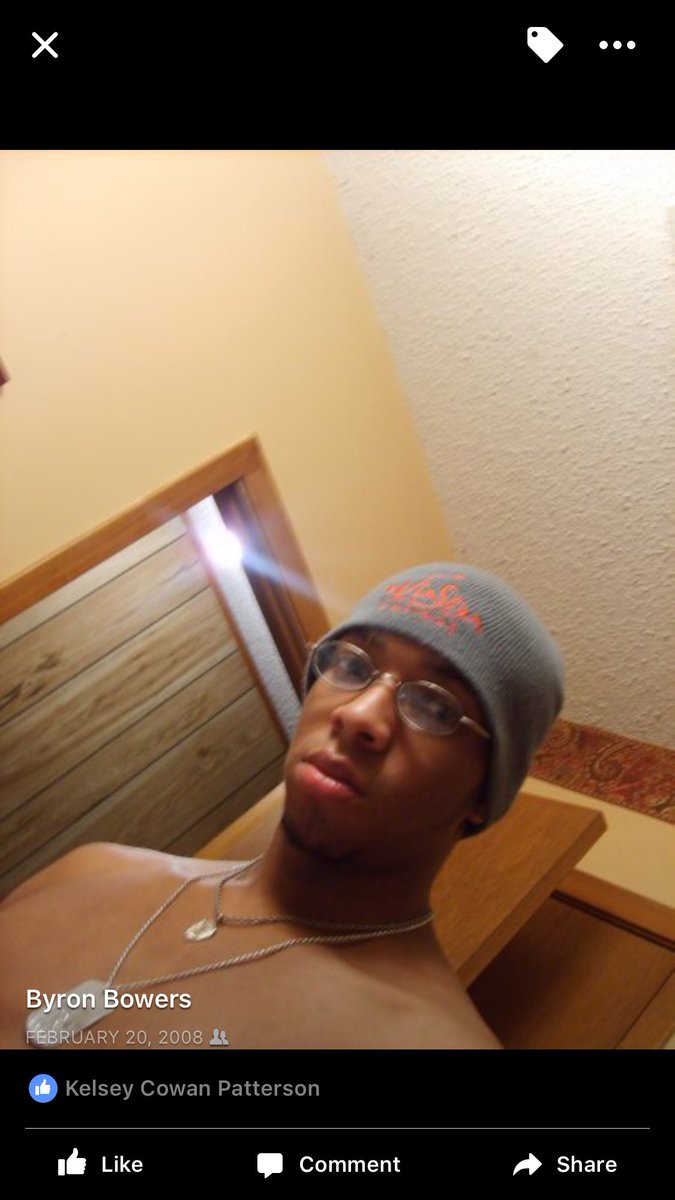mlovely_8's tweet photo. Everyone go wish this old head a happy birthday. He's 30 today. Happy birthday brother. 😂 @ByronOBowers https://t.co/QEXyNFBGNH