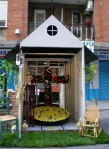 bressoldelmoble's tweet photo. En les #Falles2012, la Creu de Maig va ser esta barraca respresentant la cultura valenciana🔴🔴🔴
#FemMemoriaBressolera https://t.co/uNqfFSnU5L