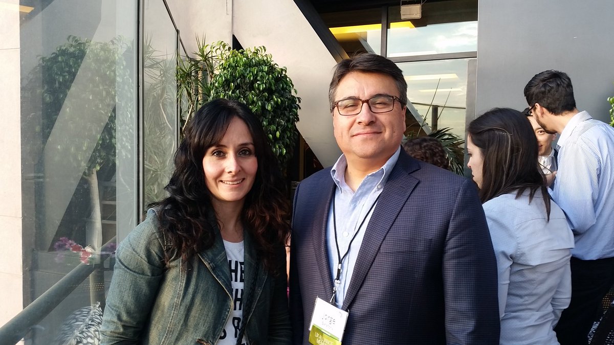 verodurany's tweet photo. @nataliavivas @MariaIsabelMC @jorgebarahona personas talentosas de las que se aprende mucho. Gracias!! #uxmc2016 https://t.co/oXJOEQ21Sh