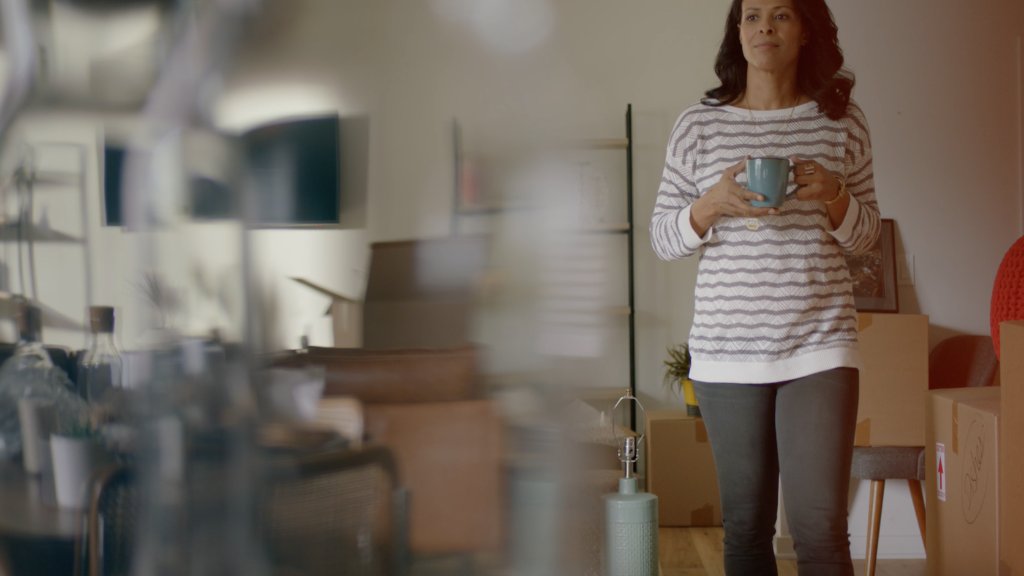 ZillowGroupPro's tweet photo. Watch Zillow’s latest TV commercial, featuring a real estate agent in the story. https://t.co/6gi1PZqOtK https://t.co/7FPj2IMEQ4