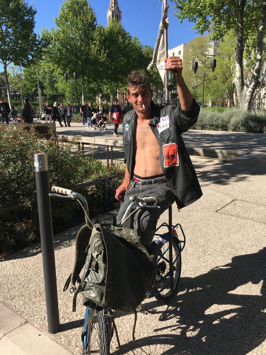 Voir l'image sur Twitter