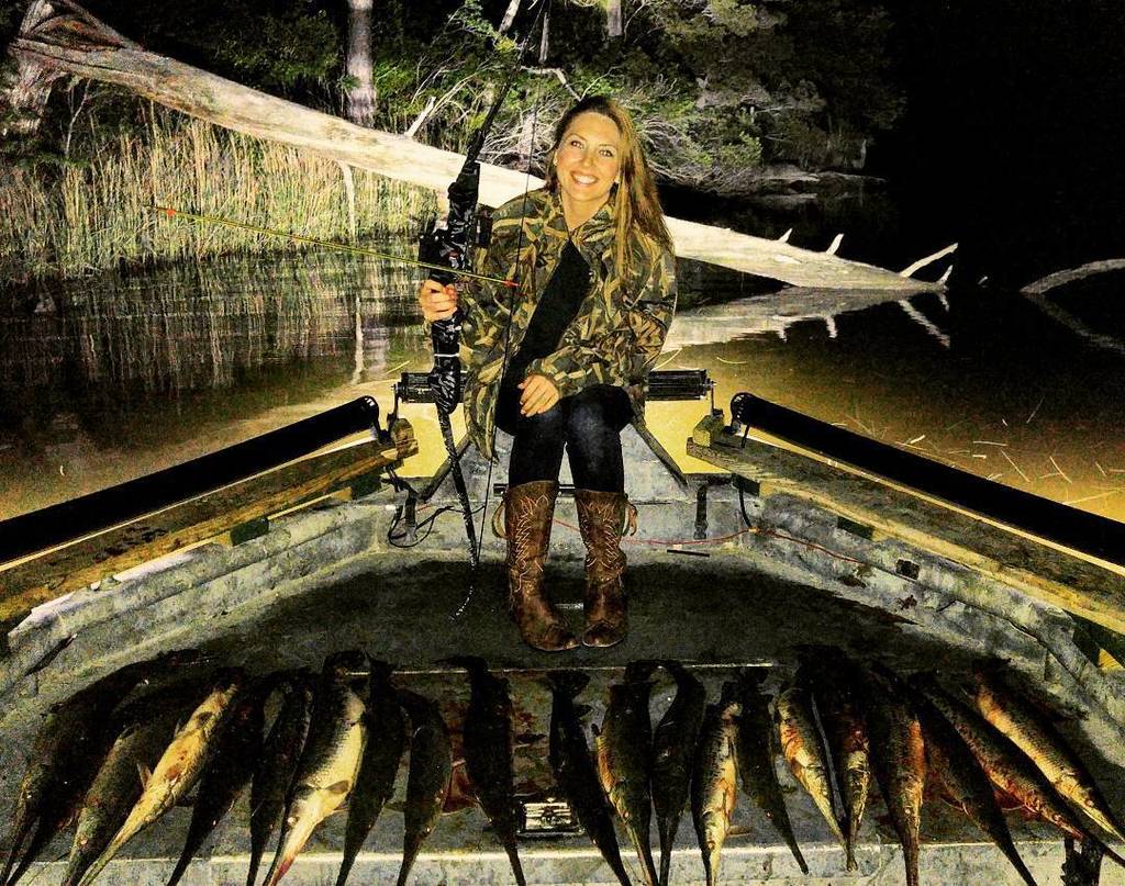 Bowfish247365's tweet photo. Fan Photo Submission by: chazfulcher > Boo Thing got'em last night. #bowfishing #carnivorebowfishing #gottem #amsbo… https://t.co/1ze0gcJdJ9