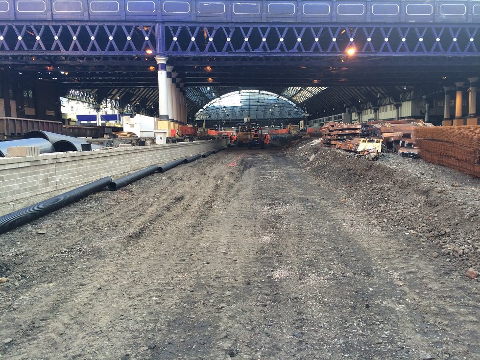 NetworkRailGQS's tweet photo. This is foundations for new platforms 1 &amp; 2 &amp; cleared track bed between platforms 4 &amp; 5 at formation level #QSTunnel https://t.co/UqW8EfAafF