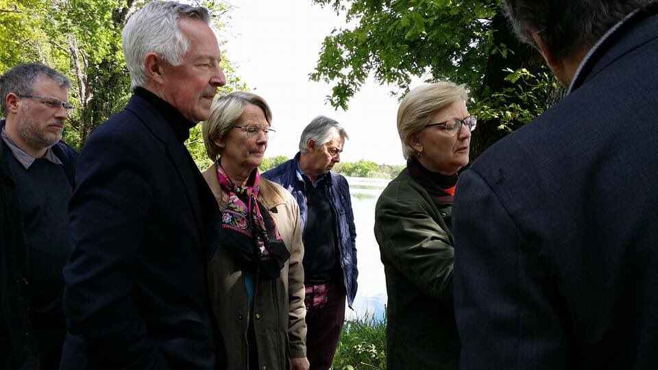 Avec Annick Gombert, à la rencontre des pisciculteurs de Brenne et la présidente de la FAREC Mme Aubrun.