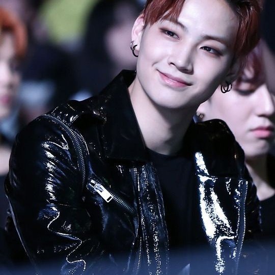 DulceIGOT7's tweet photo. Oremos por nuestro mejor líder que esta delicado de salud, que se mejores pronto, Igot7  nuestro kokoro #JBfighting https://t.co/KfDasCd588