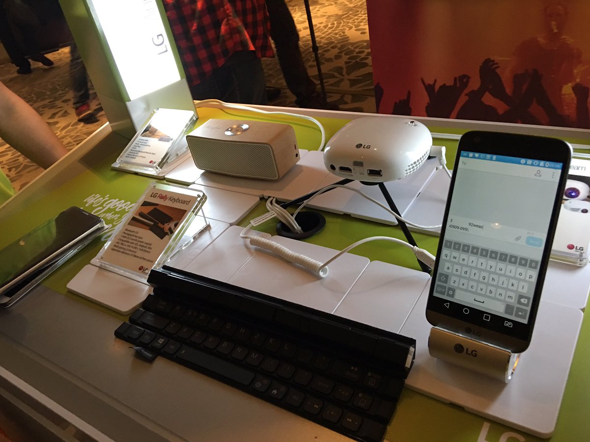 TheBromanceCrew's tweet photo. Behind the scenes at the #LGG5ph Launch https://t.co/cgdgNNlzfZ