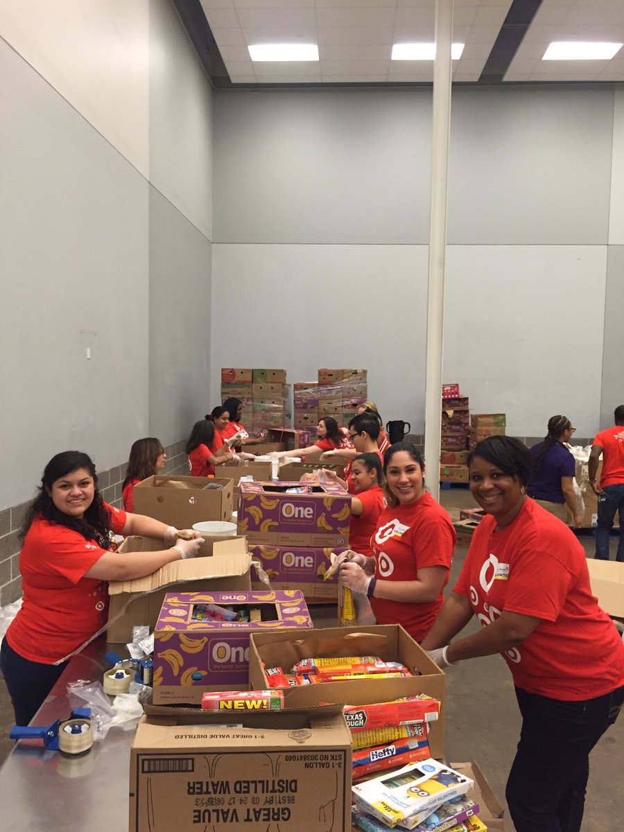 Houston food bank! #Helpie #G392PERKS <a href="/therealdmck/">Dell McKinney 🔹</a> @Jonathan_SYoung