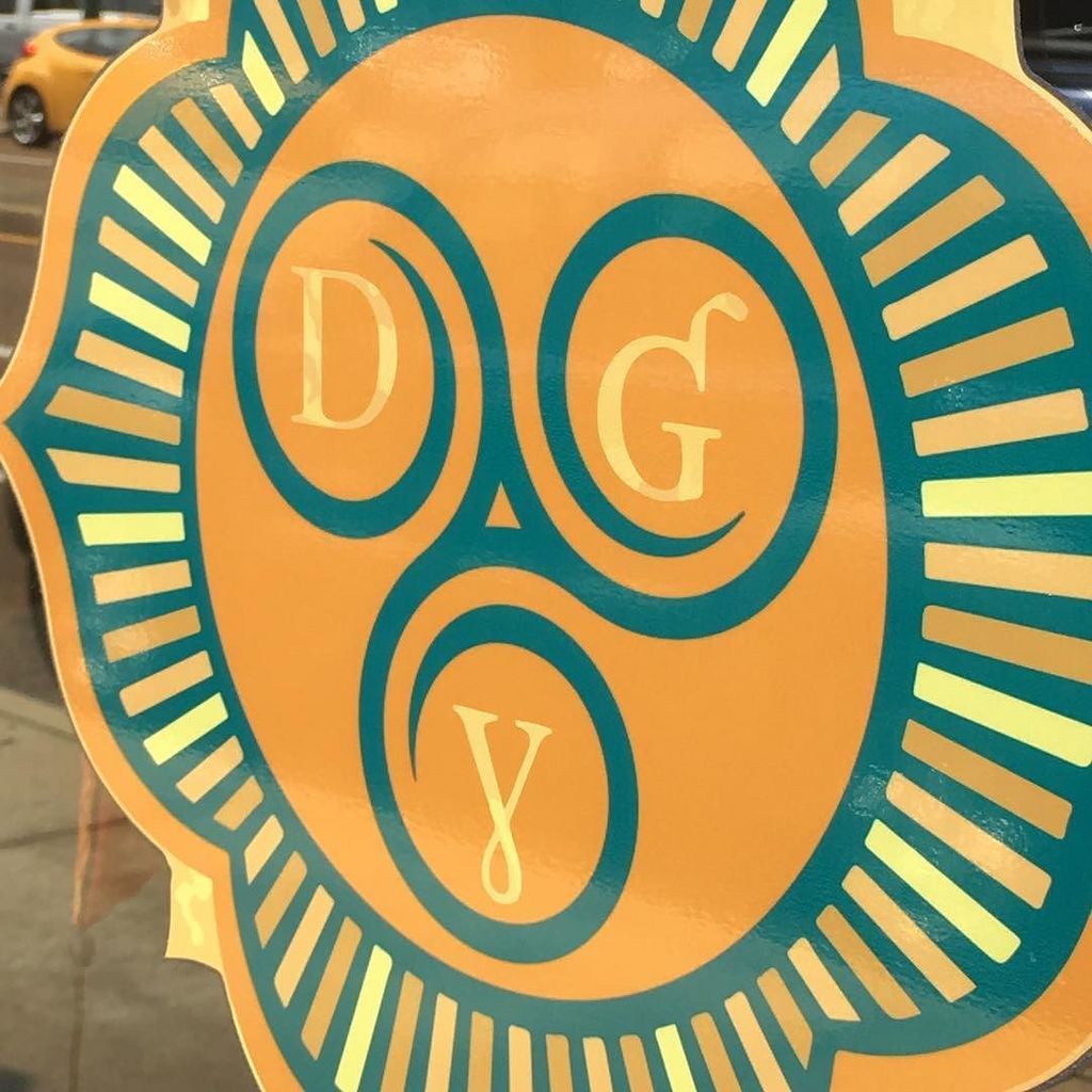 cobblemedia's tweet photo. Get your #gracefulgroove back at @deltagrooveyoga #ashtanga #brandsofmemphis #choose901 https://t.co/2j4kSRx8Um https://t.co/cEDCstM8CP