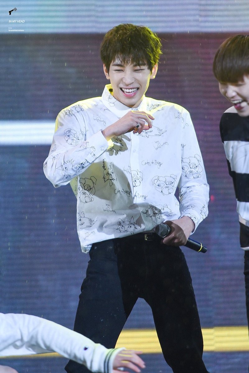 wonwoomsia's tweet photo. [HQ] 160427 Show champion (cr.in my head) https://t.co/QADfb8Jl0t