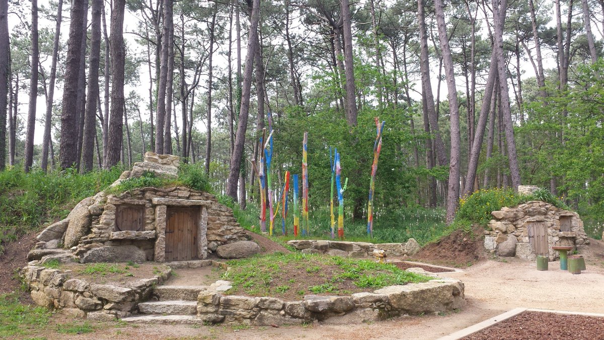 Turismo_Grove's tweet photo. ¿Conoces a los Grobits de #AToxa? ¡A ver si tienes la suerte de encontrarte con alguno! ;) https://t.co/L2IsbJXiRX